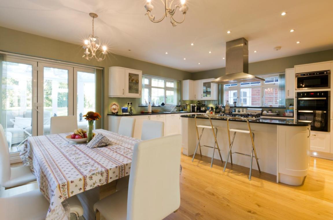 Leafy Suburban Bed&Breakfast Northwood  Bagian luar foto