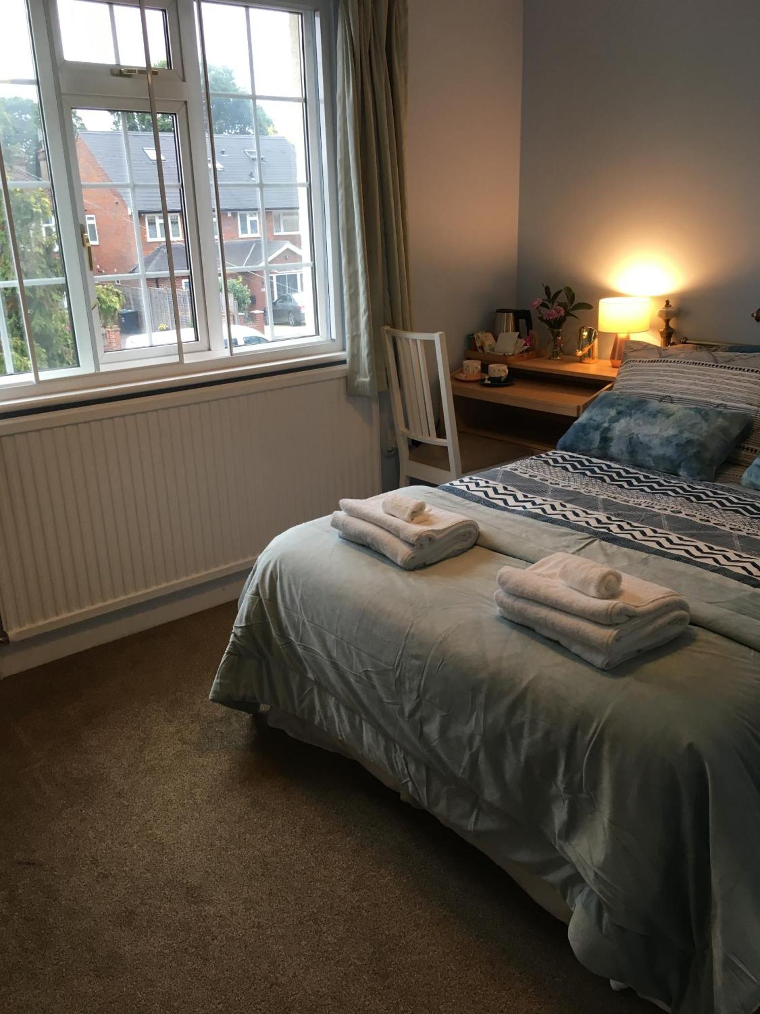 Leafy Suburban Bed&Breakfast Northwood  Bagian luar foto