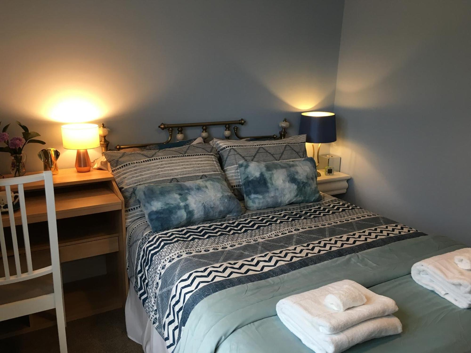 Leafy Suburban Bed&Breakfast Northwood  Bagian luar foto