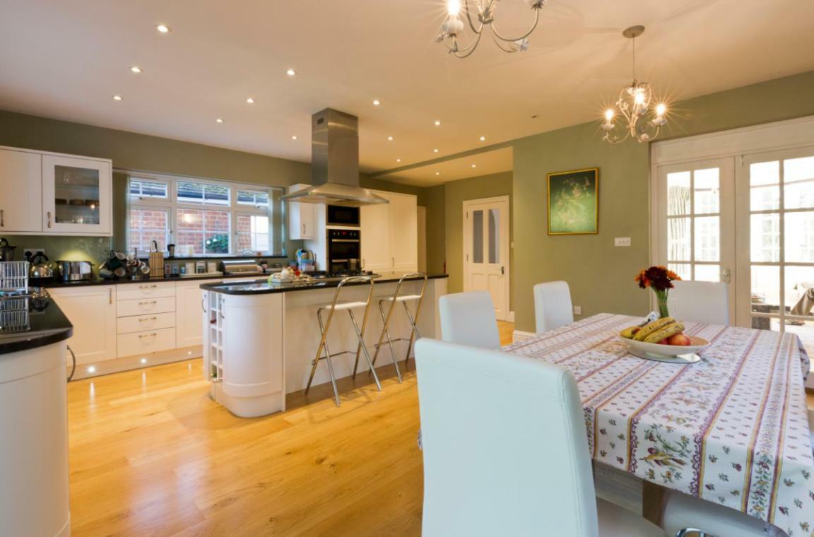 Leafy Suburban Bed&Breakfast Northwood  Bagian luar foto